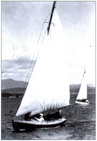 Koert Burnham sailing a Cape Cod Knockabout (Credit: Essex on Lake Champlain by David C. Hislop Jr.)