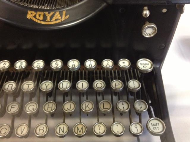 typewriter at the auction