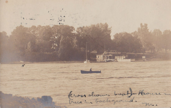 Vintage Postcard: Rosslyn Boathouse, circa 1907