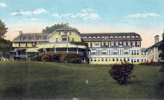 Vintage Postcard: Westport Inn (Cropped)
